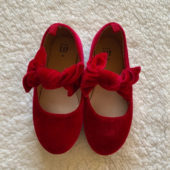 GAP Other - Red velvet shoes with bows